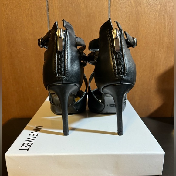 Black NINE WEST High Heel Size 6 - Picture 2 of 11